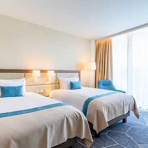 crowne-plaza-maastricht.valkenburgaandegeul-hotels.com/