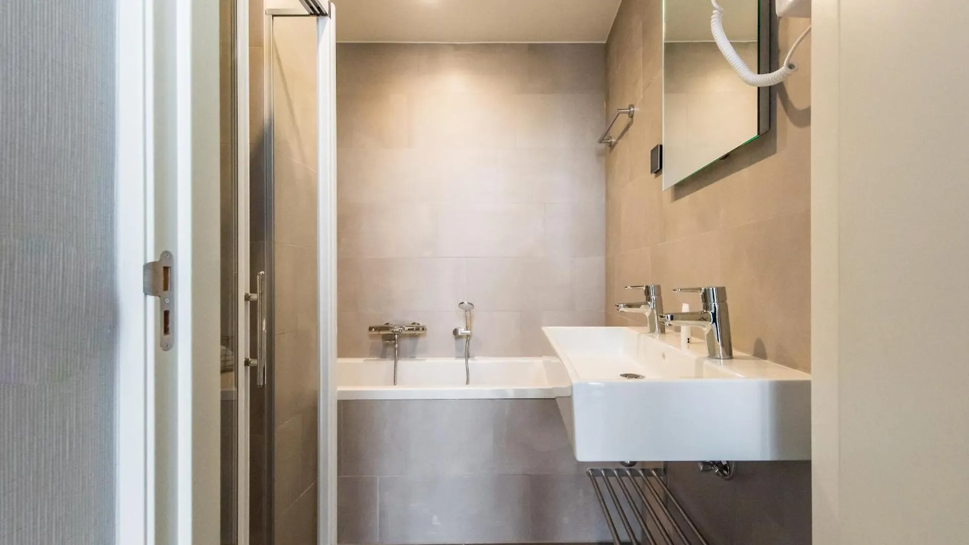 Yays Amsterdam East By Numa Aparthotel 4*,